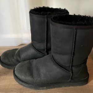 Classic Uggs size 5